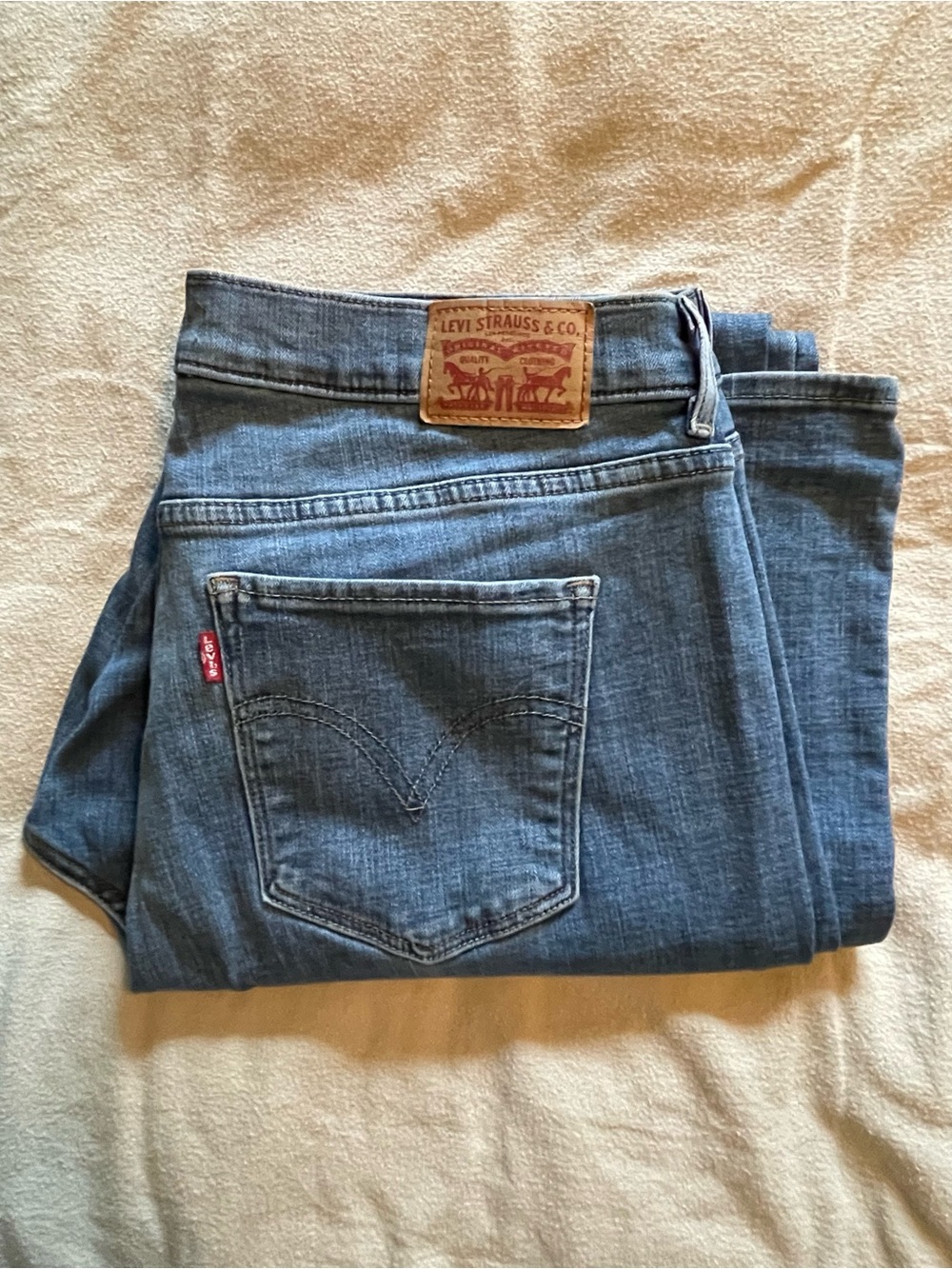 Ladies Levi's Medium Blue Denim Classic Boot Leg Jeans